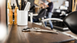 Каким должно быть рабочее место парикмахера: нормы, требования, комплектация