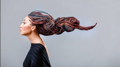 Косички зизи: как создать необычный летний образ