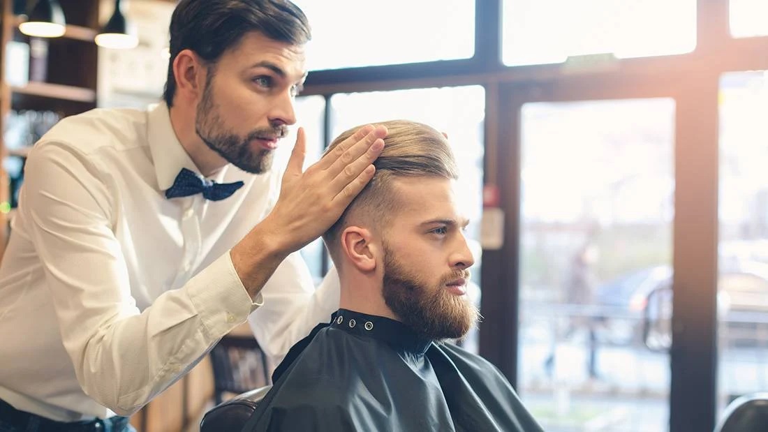 Воск для укладки мужских волос: зачем нужен и как пользоваться