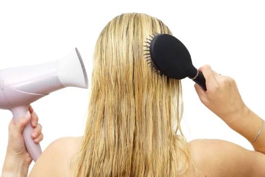 как расчесывать волосы