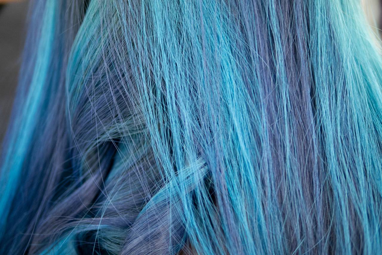 серо-голубые волосы