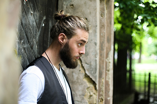 Man Bun и мужское мелирование