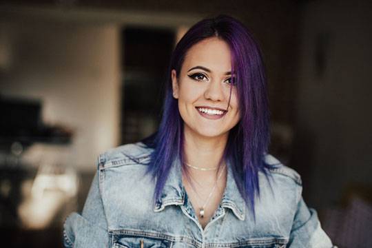 Фиолетовые волосы: плюсы и минусы окрашивания