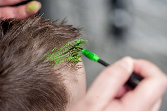 Как покрасить волосы в зеленый цвет
