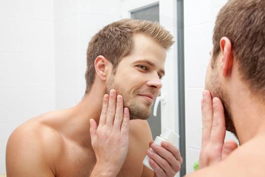 Особенности применения лосьона для роста бороды