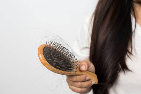 как укрепить волосы и норма выпадения волос в день