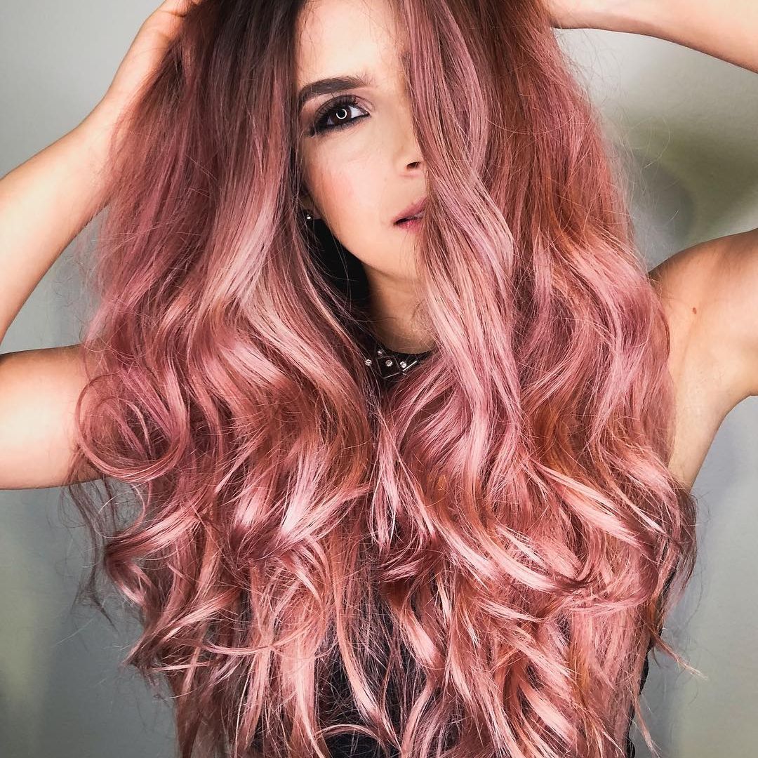 Розовые волосы — 80+ фото девушек с розовым цветом волос [светлые, темные,нежные, яркие оттенки]