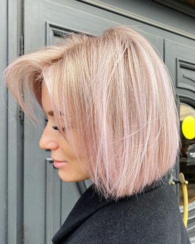 пепельно-розовый оттенок волос на каре